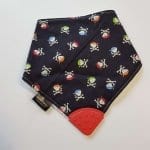 skulls teething bib