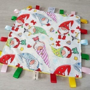 gnomes taggie blanket