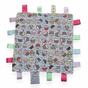 Mini cupcake tag blanket