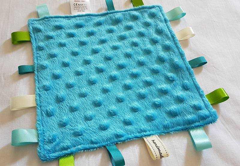 Crochet taggie blanket 2025